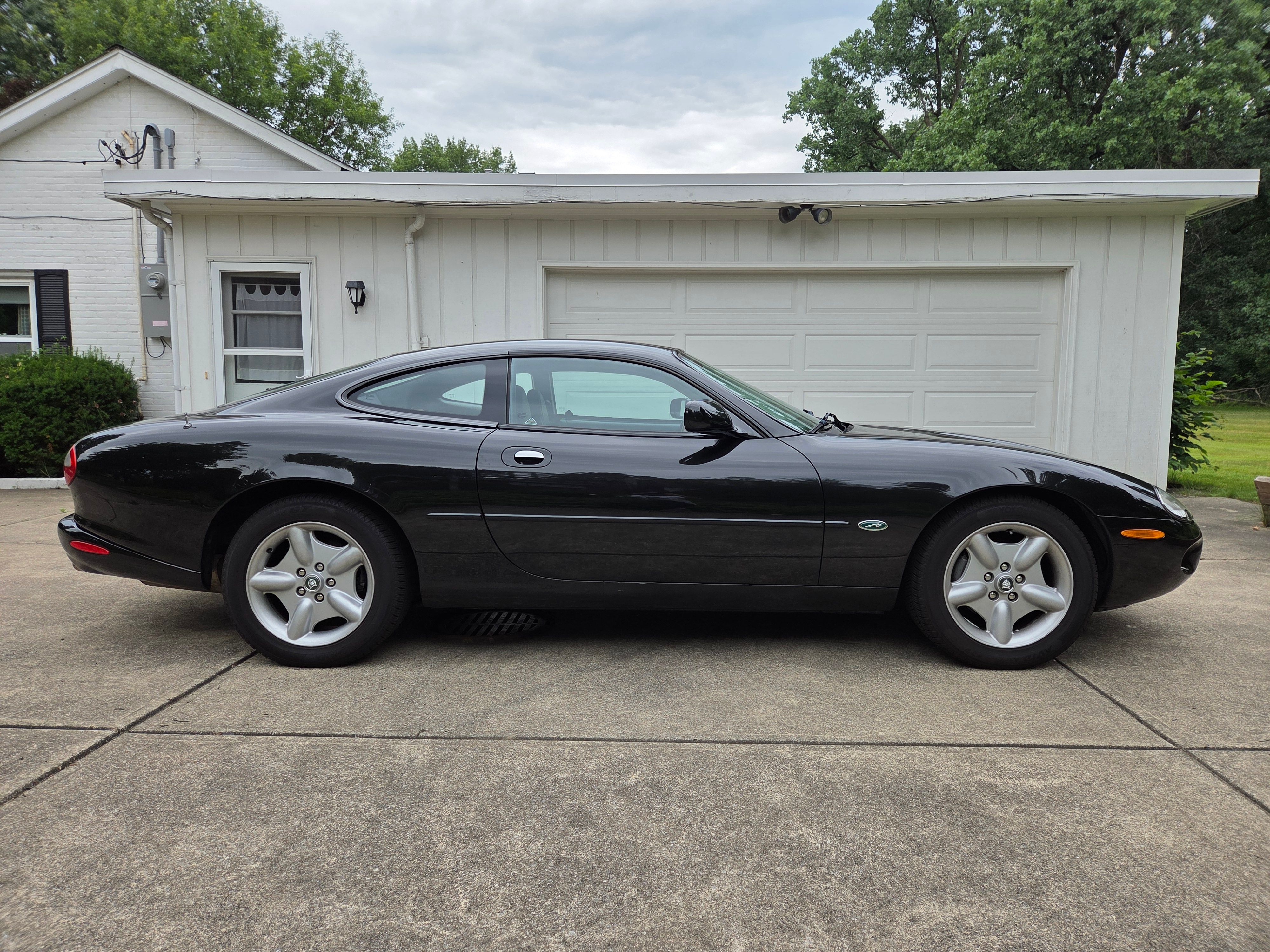Used 1997 Jaguar XK8 Coupe RWD image 6