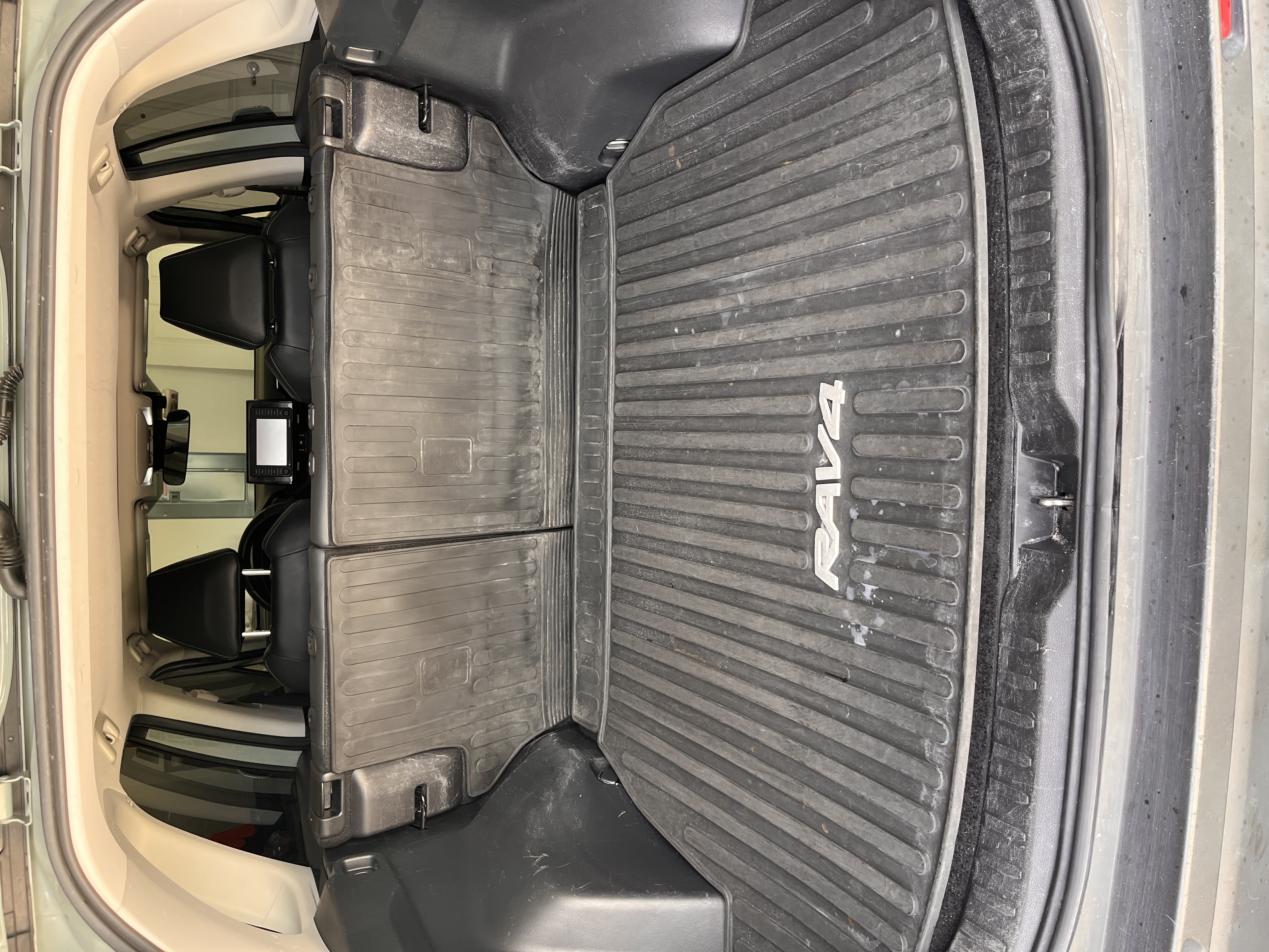 Used 2021 Toyota RAV4 XLE Premium AWD/4WD image 29