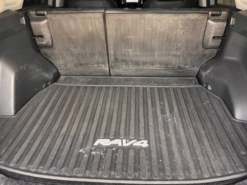 Used 2021 Toyota RAV4 XLE Premium AWD/4WD image 29