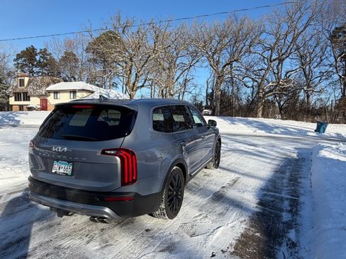 Used 2022 Kia Telluride SX w/ SX Prestige Package image 5