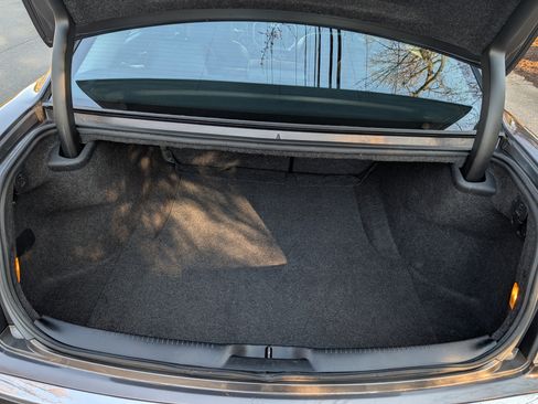 Used 2015 Chrysler 300 Limited image 5