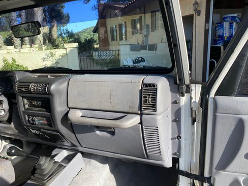 Used 1998 Jeep Wrangler Sport image 5