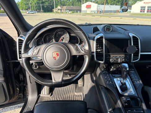 Used 2014 Porsche Cayenne AWD/4WD image 8
