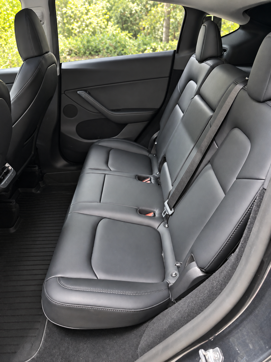 Used 2025 Tesla Model Y Long Range AWD/4WD image 6