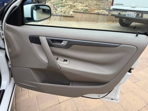 Used 2005 Volvo V70 2.4 image 15