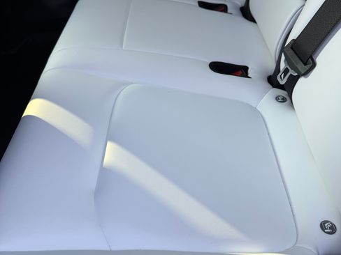 Used 2023 Tesla Model Y Performance image 13