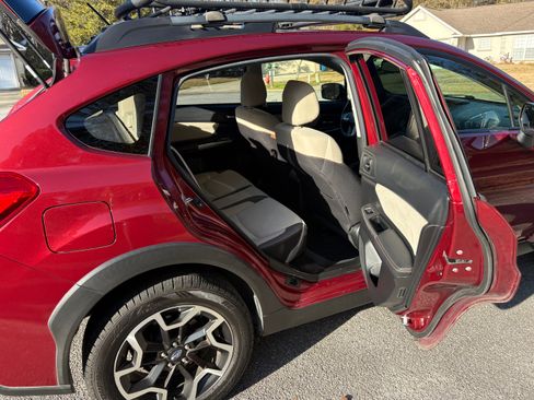 Used 2016 Subaru Crosstrek 2.0i Premium image 16