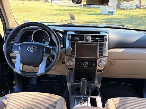 Used 2012 Toyota 4Runner SR5 w/ Convenience Pkg image 10