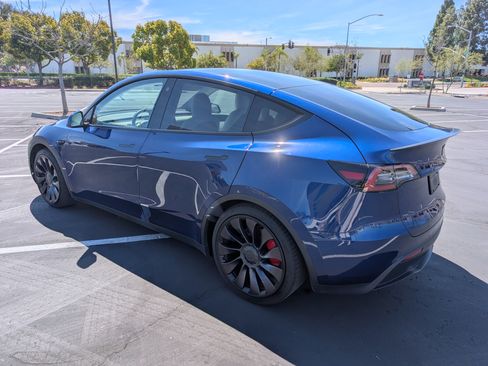 Used 2021 Tesla Model Y Performance image 4