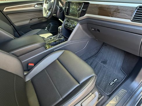 Used 2022 Volkswagen Atlas SE image 11