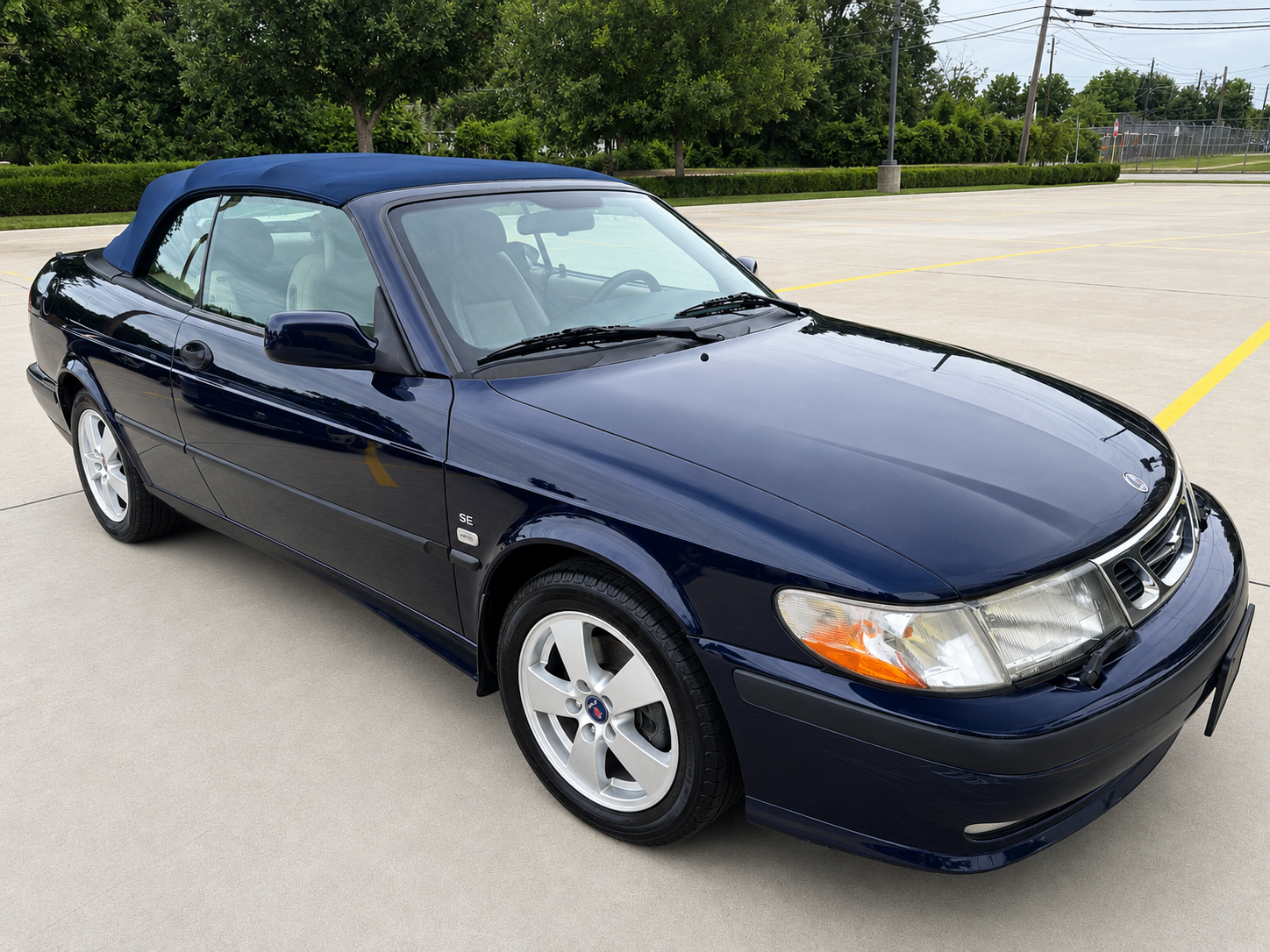 Used 2002 Saab 9-3 SE FWD image 1