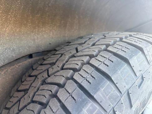 Used 2001 Toyota Land Cruiser image 11