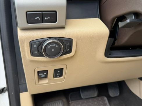 Used 2019 Ford F150 Lariat AWD/4WD image 10