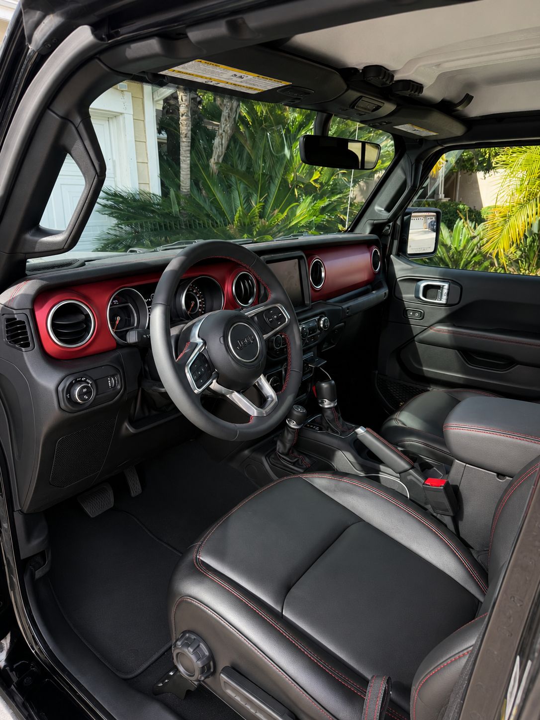 Used 2023 Jeep Gladiator Rubicon w/ LED Lighting Group AWD/4WD image 9