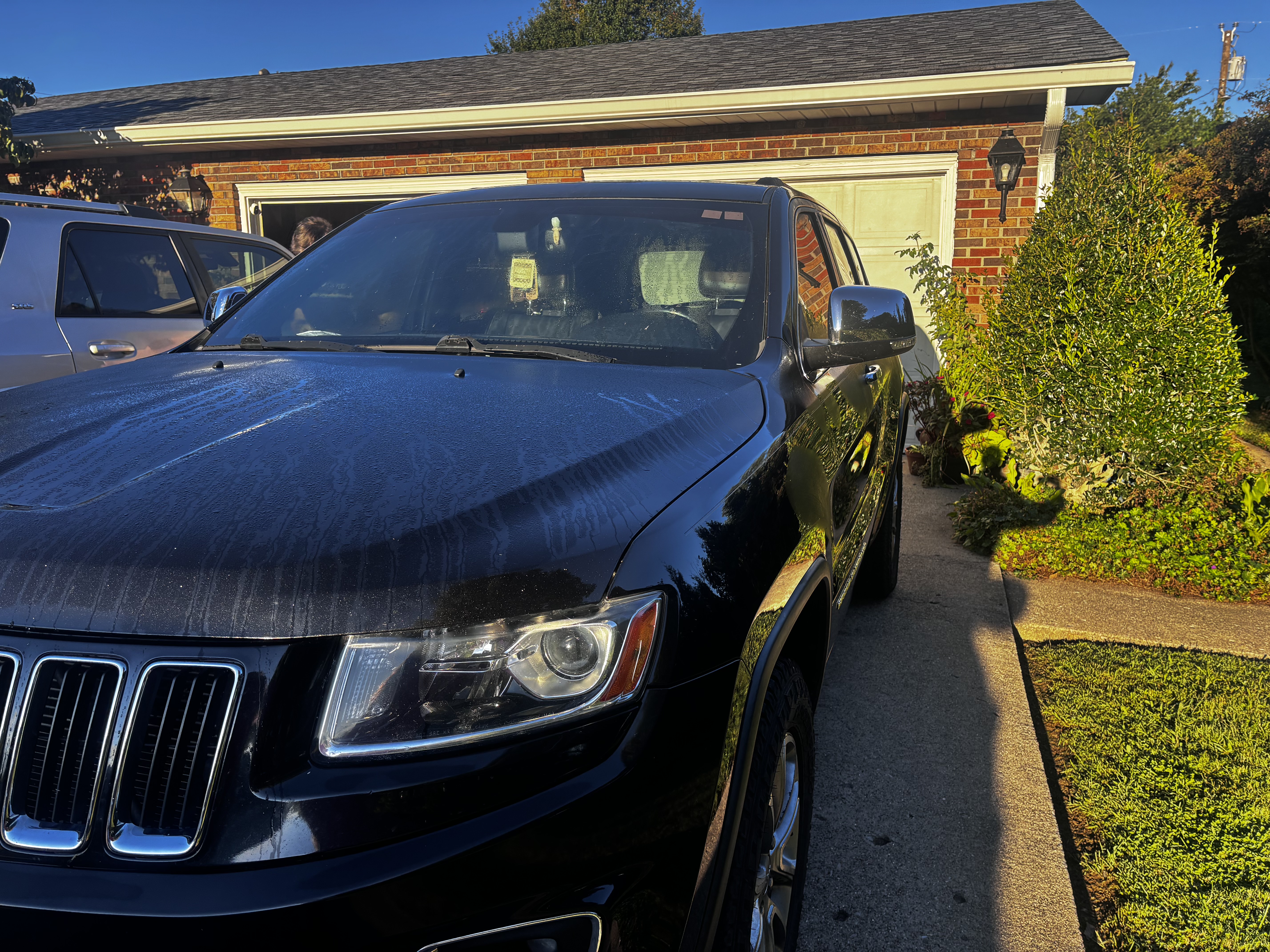 Used 2014 Jeep Grand Cherokee Limited AWD/4WD image 5