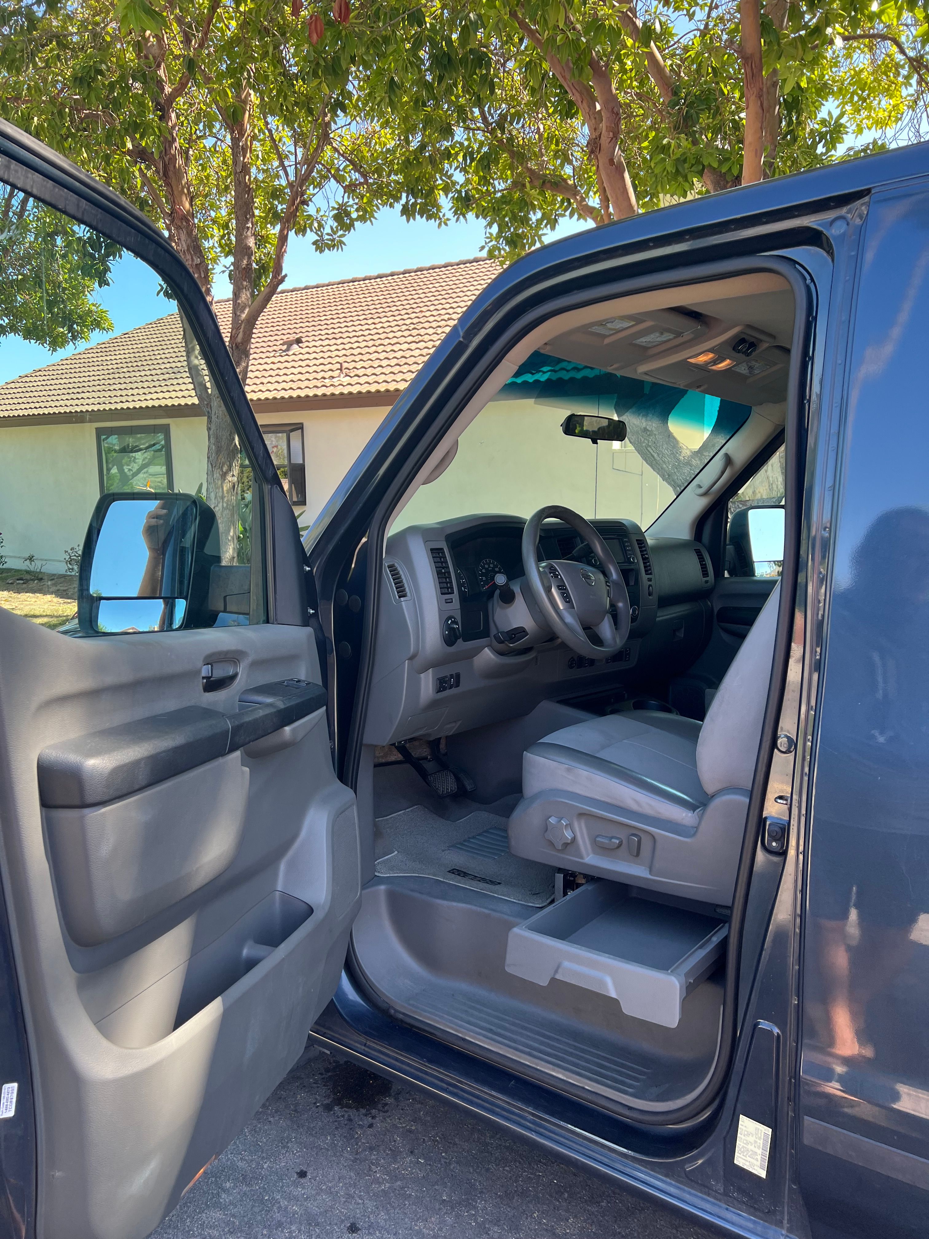 Used 2017 Nissan NV 3500 SV w/ SV Technology Package RWD image 21