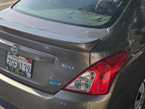 Used 2015 Nissan Versa SV image 6