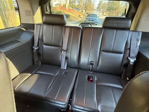 Used 2011 Chevrolet Tahoe LT image 14