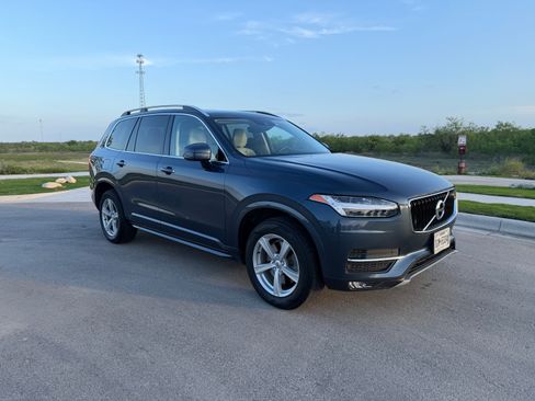 Used 2019 Volvo XC90 T5 Momentum image 11