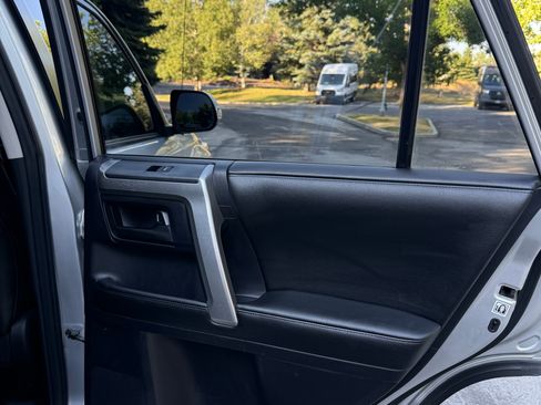 Used 2013 Toyota 4Runner Limited AWD/4WD image 12