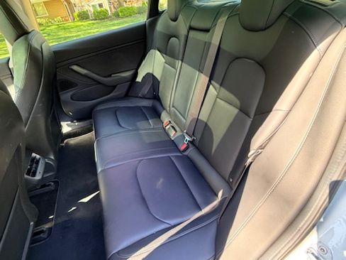 Used 2018 Tesla Model 3 Long Range image 15