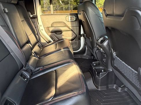 Used 2025 Jeep Gladiator Rubicon image 16
