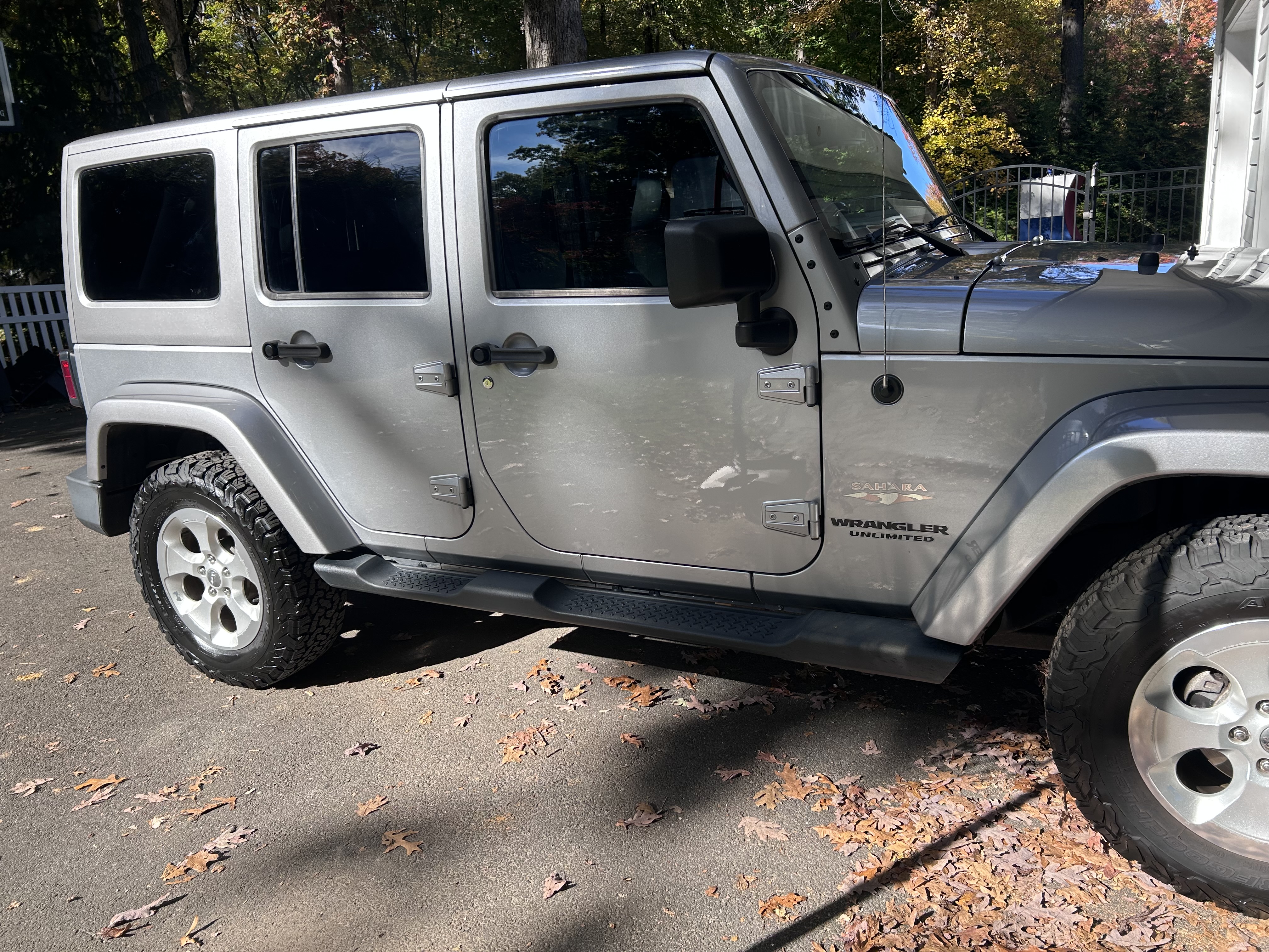 Used 2014 Jeep Wrangler Unlimited Sahara w/ Connectivity Group AWD/4WD image 1