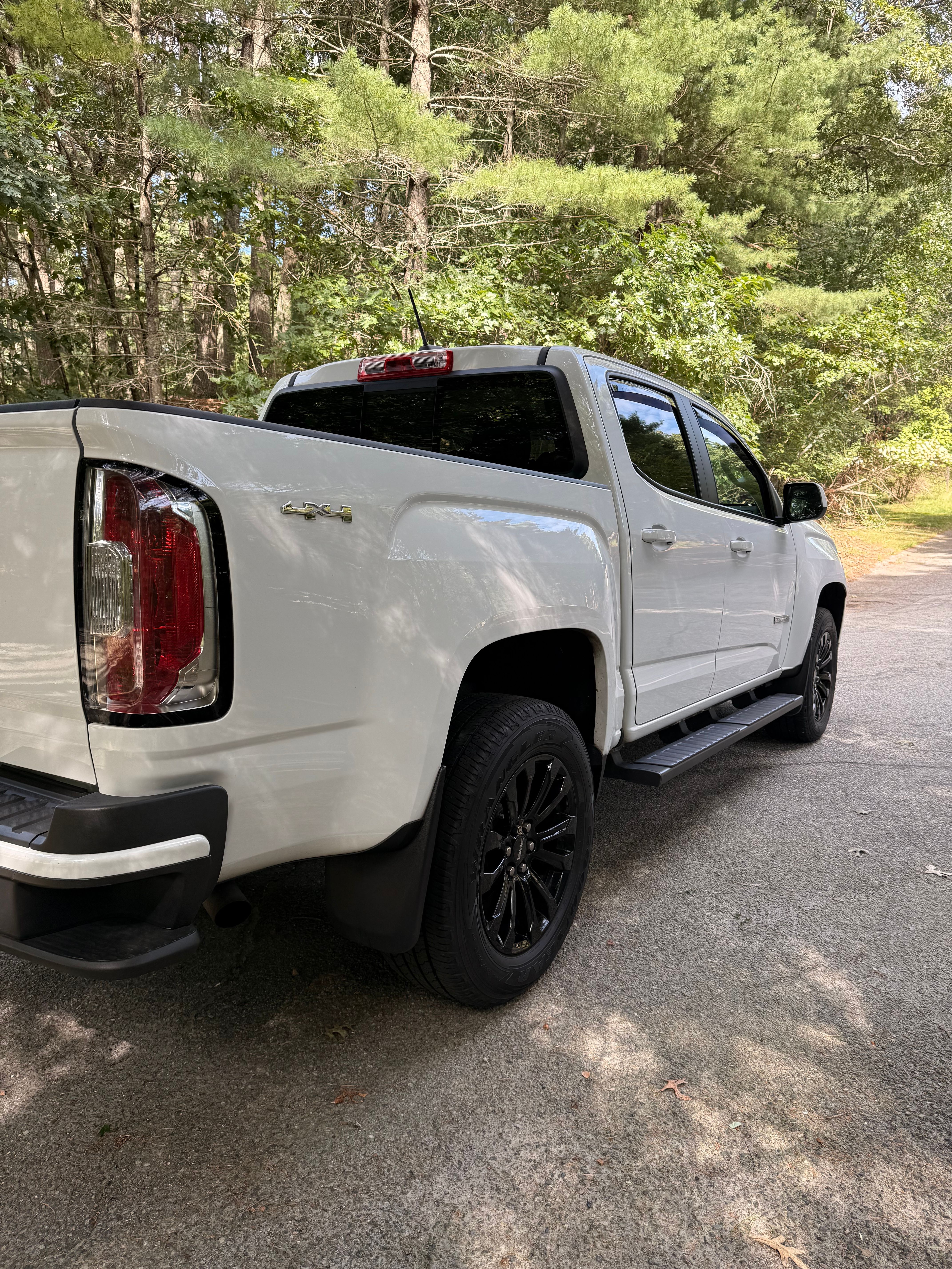 Used 2022 GMC Canyon Elevation w/ Trailering Package AWD/4WD image 8
