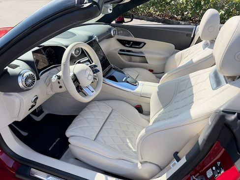Used 2022 Mercedes-Benz SL 55 AMG 4MATIC image 10