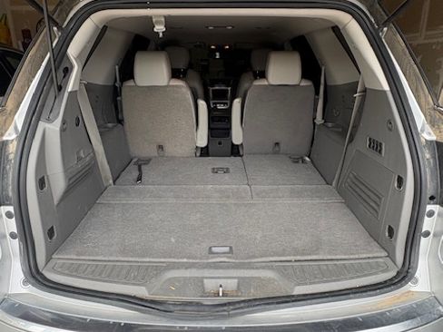 Used 2015 GMC Acadia SLT w/ Technology Package image 18