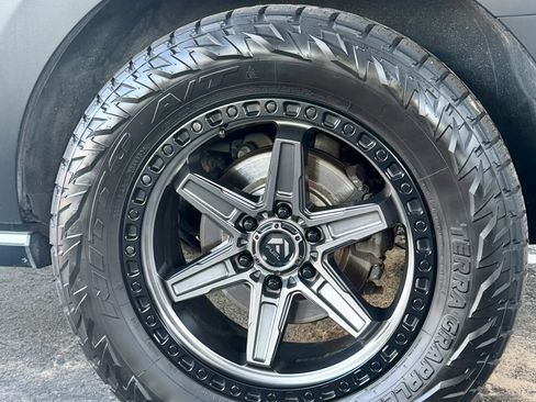 Used 2018 Ford Expedition Platinum image 9