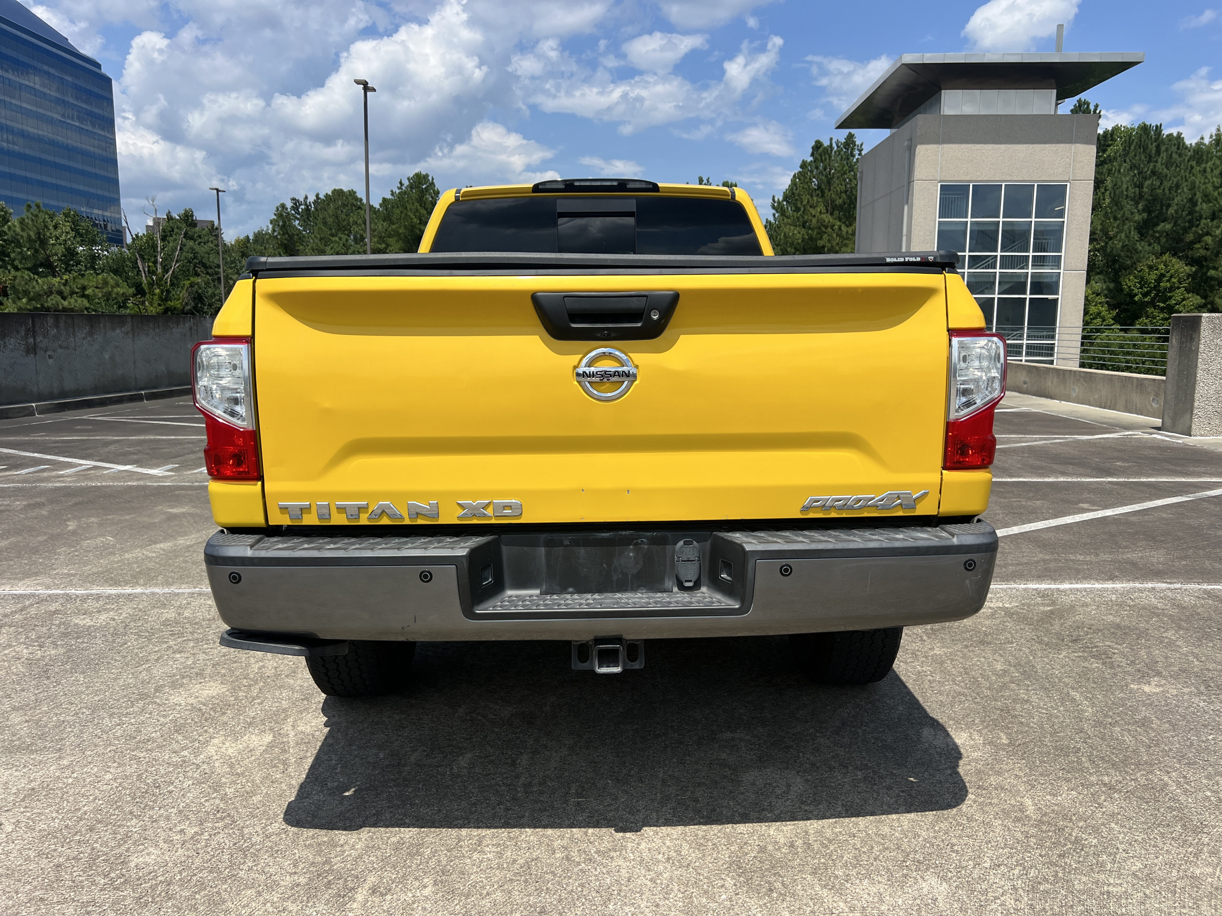 Used 2018 Nissan Titan PRO-4X w/ Pro-4x Convenience Package AWD/4WD image 8