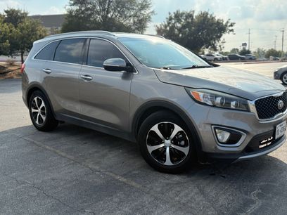 Used 2017 Kia Sorento EX w/ EX V6 Premium Package