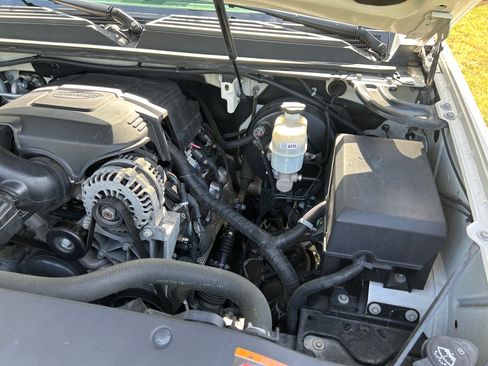 Used 2014 Cadillac Escalade Platinum AWD/4WD image 18