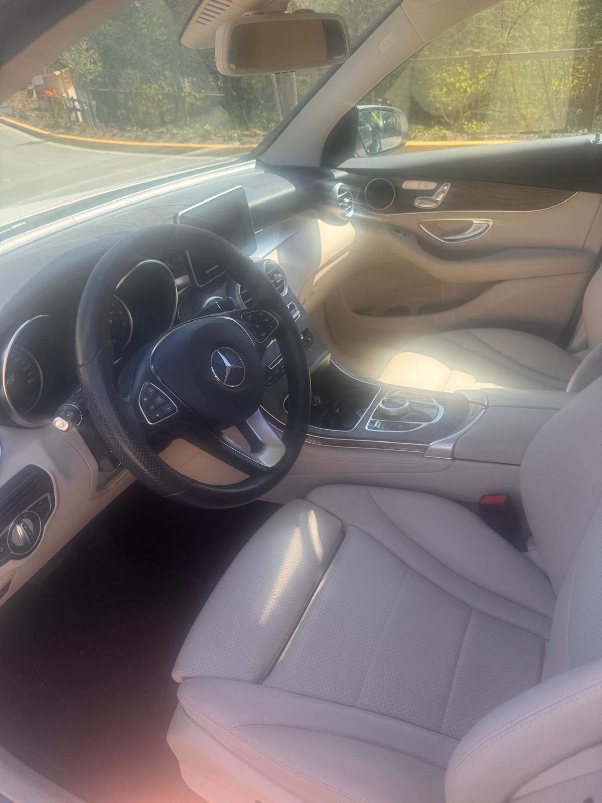 Used 2019 Mercedes-Benz GLC 300 4MATIC image 17