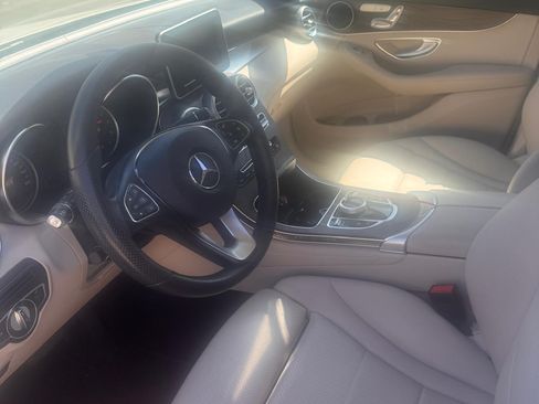 Used 2019 Mercedes-Benz GLC 300 4MATIC image 17