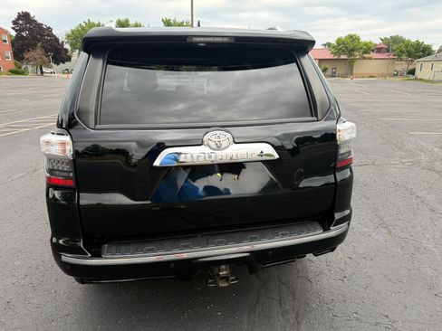 Used 2017 Toyota 4Runner Limited AWD/4WD image 4