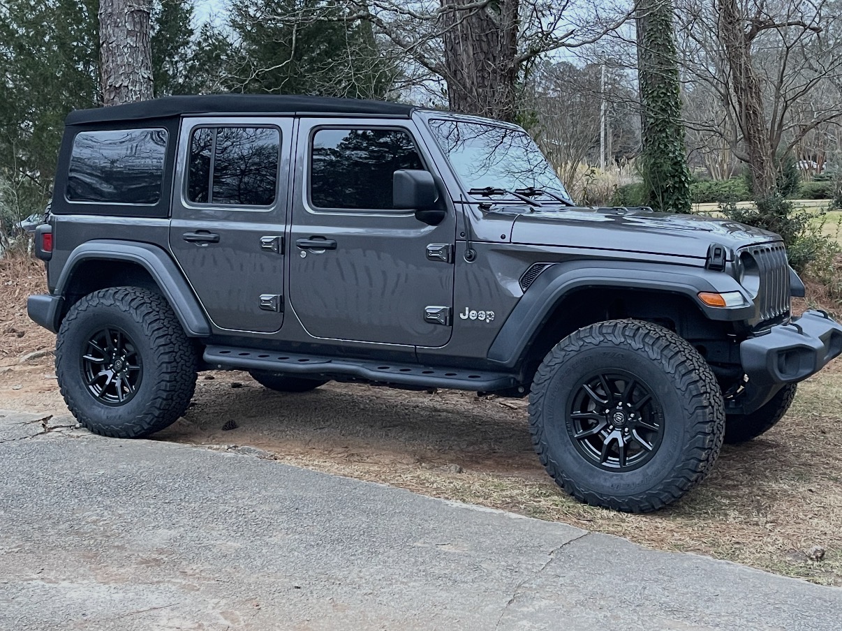 Used 2018 Jeep Wrangler Unlimited Sport S AWD/4WD image 1
