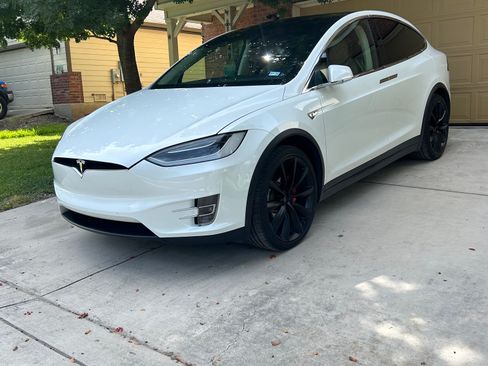 Used 2016 Tesla Model X Performance image 4