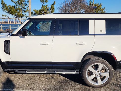 Used 2023 Land Rover Defender 130 S image 1