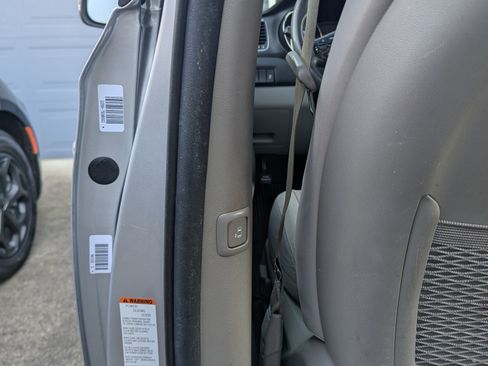 Used 2016 Kia Sedona LX w/ Option Group 020 image 4