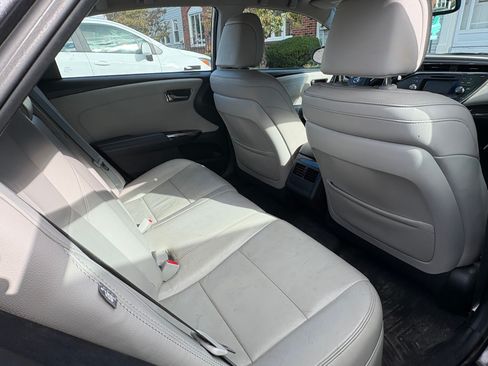 Used 2014 Toyota Avalon XLE Premium image 9