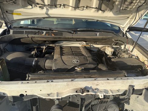 Used 2014 Toyota Sequoia SR5 RWD image 11