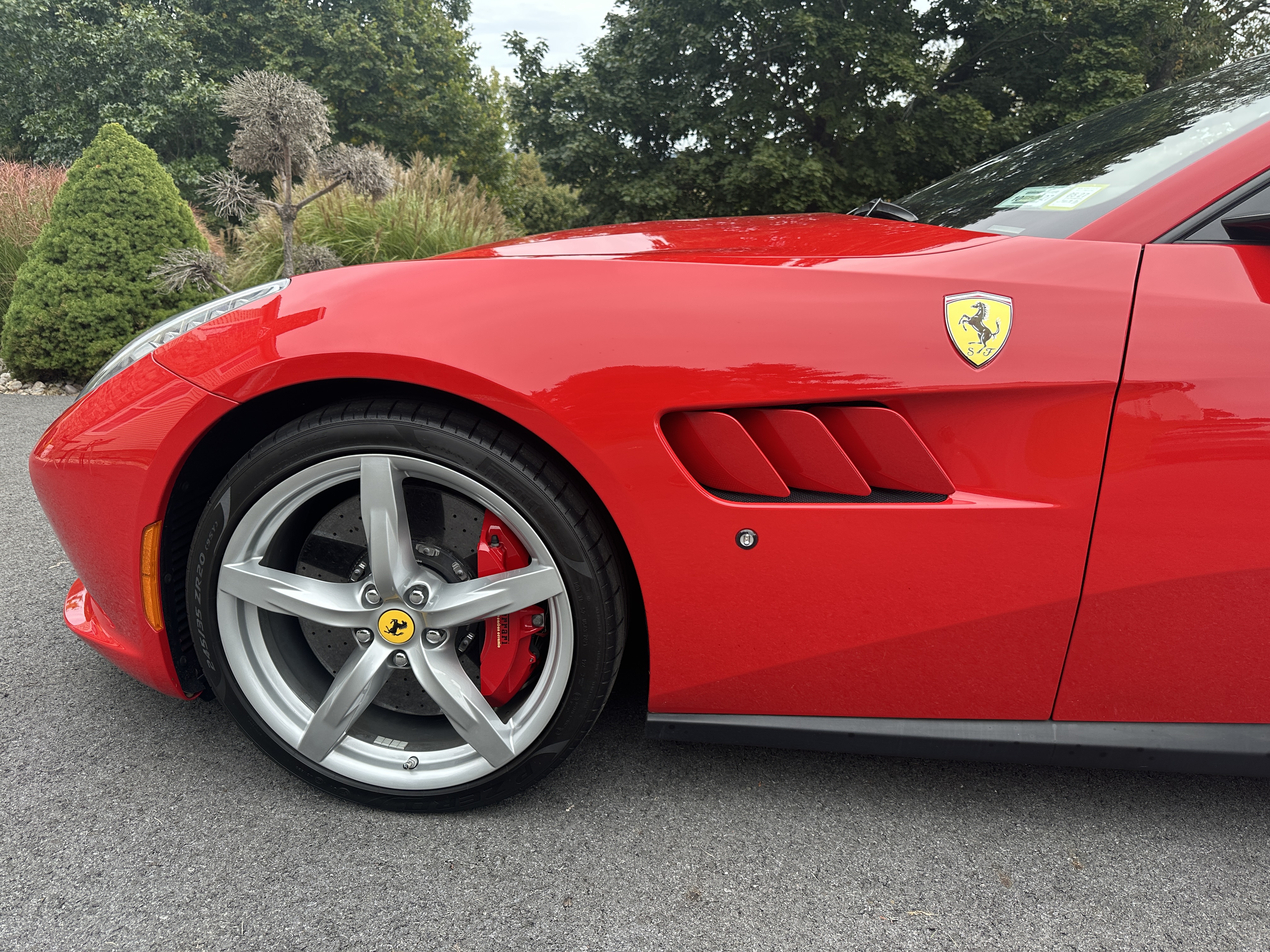 Used 2019 Ferrari GTC4Lusso T RWD image 6