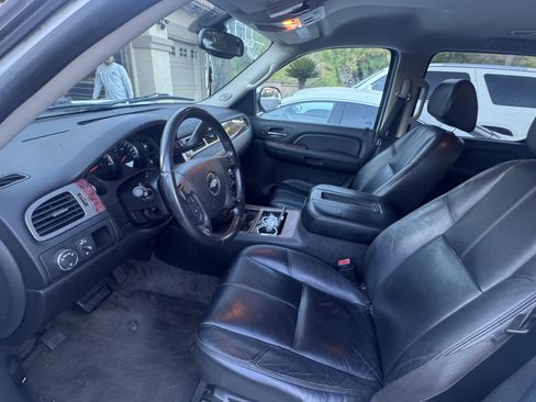 Used 2008 Chevrolet Suburban LTZ w/ LTZ Preferred Equipment Group RWD image 10
