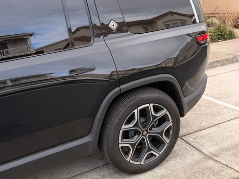 Used 2026 Rivian R1S Adventure image 6