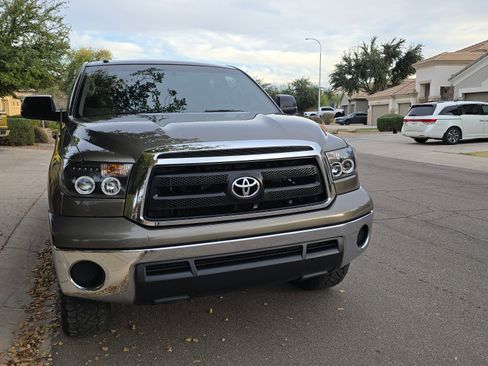 Used 2010 Toyota Tundra 4x4 Double Cab image 5