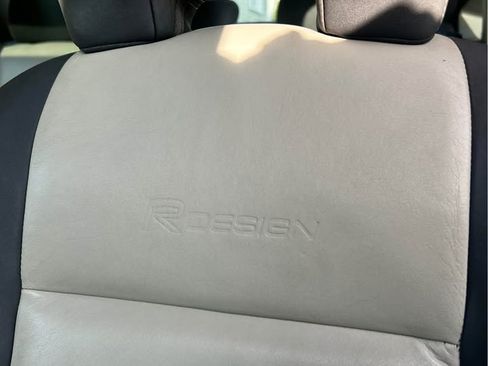 Used 2010 Volvo S40 T5 R-Design image 10