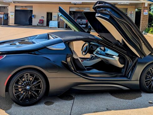 Used 2019 BMW i8 Roadster image 12