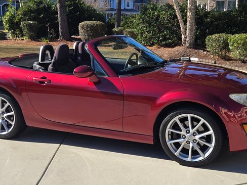 Used 2009 MAZDA MX-5 Miata Touring w/ Suspension Pkg image 2